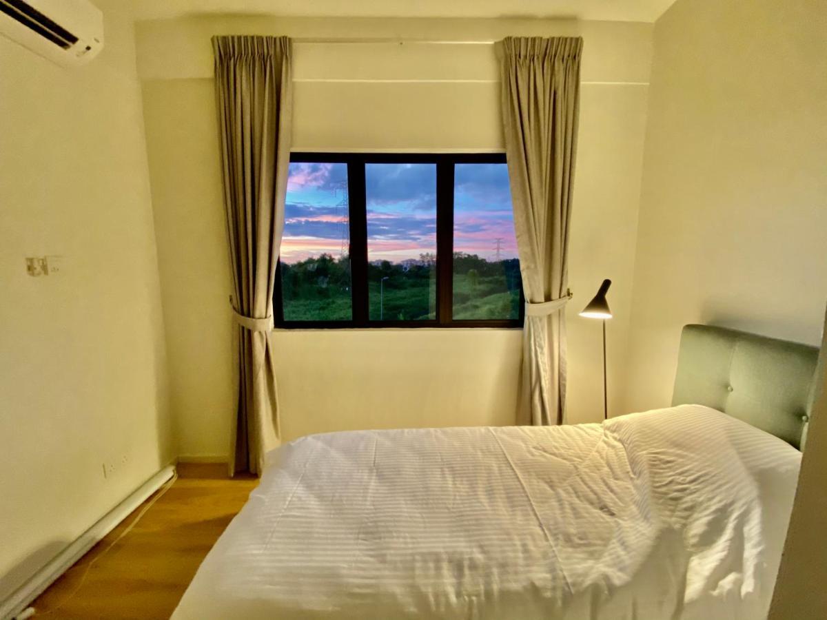 Faizal Madhi Homestay Kuching Exterior foto