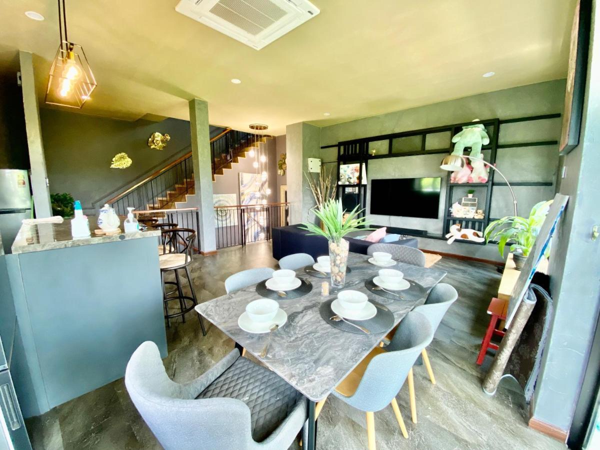 Faizal Madhi Homestay Kuching Exterior foto