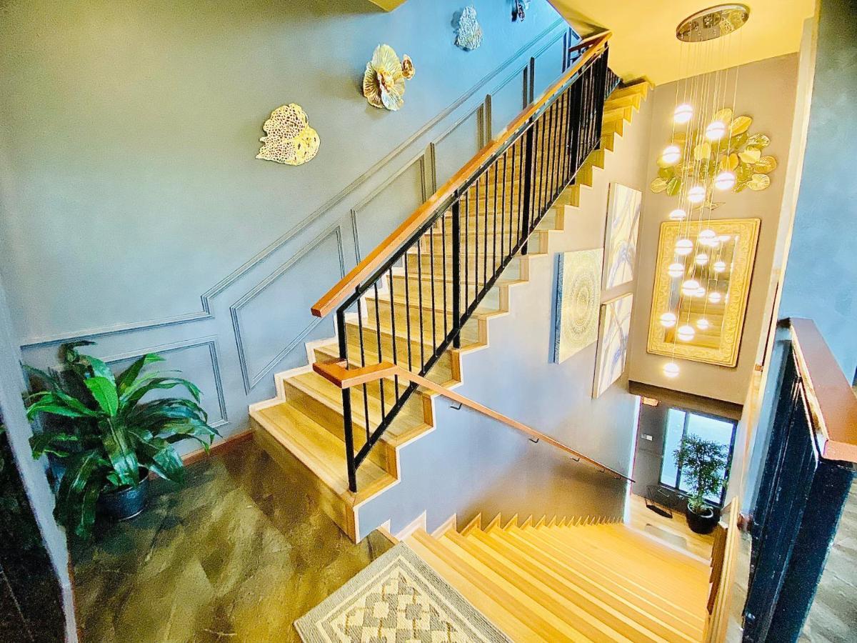 Faizal Madhi Homestay Kuching Exterior foto